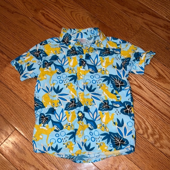 Disney Other - Simba button down shirt